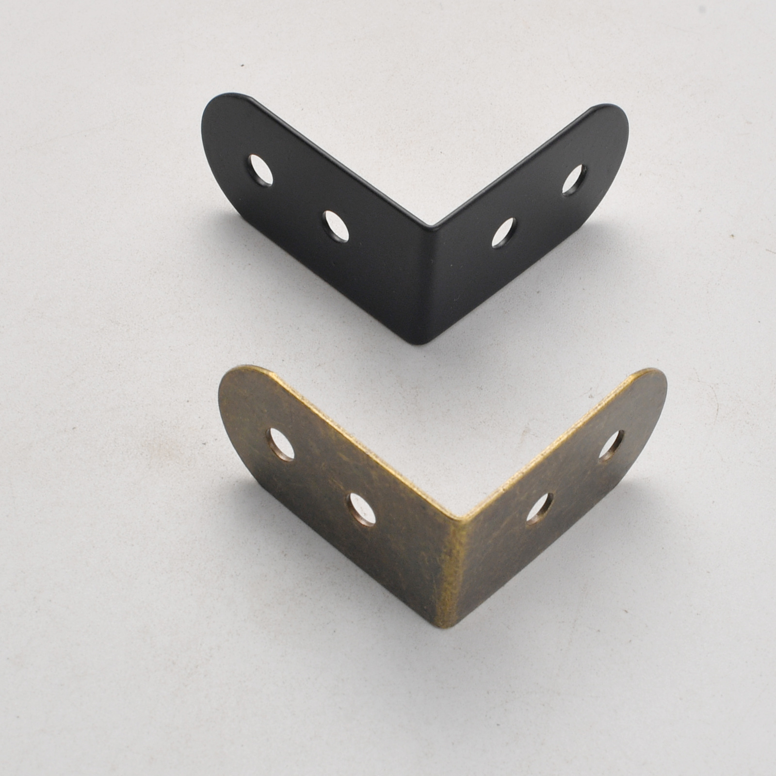 Staffa angolare a 90 gradi in  - Furniture Hardware Material recensione e prezzo